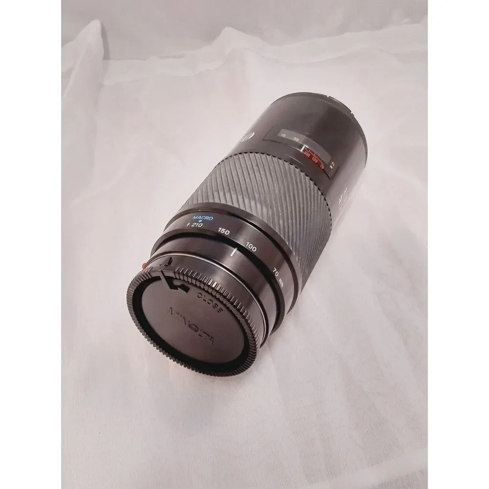Minolta Maxxum AF 70-210mm f4 Lens & Minolta Maxxum 2800AF Shoe Mount Flash